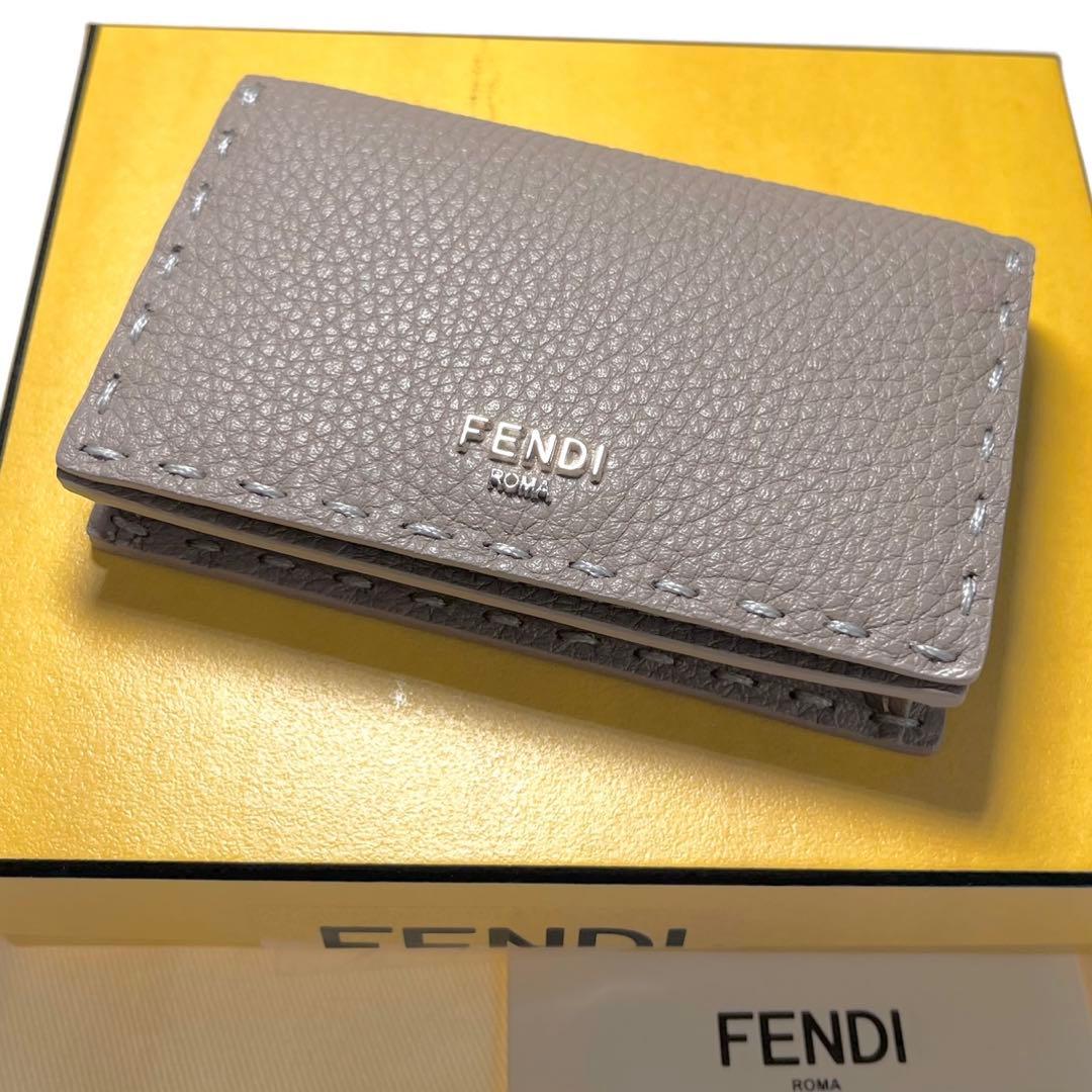 極美品 FENDI 名刺入れ カードケース グレージュ a668 直営店ラッピング対応！人気デザイン！【FENDI】FF カードケース