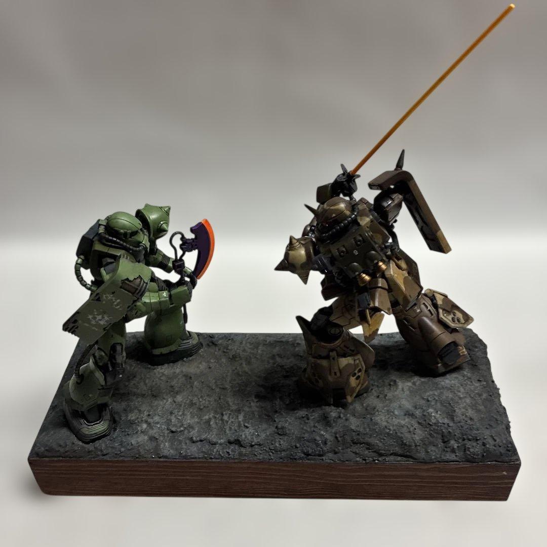 HG 1/144ククルス・ドアンザク VS 高機動型ザクエグベ機 完成品ジオラマ HG 1/144ククルス・ドアンザク VS 高機動型ザクエグベ機 完成品