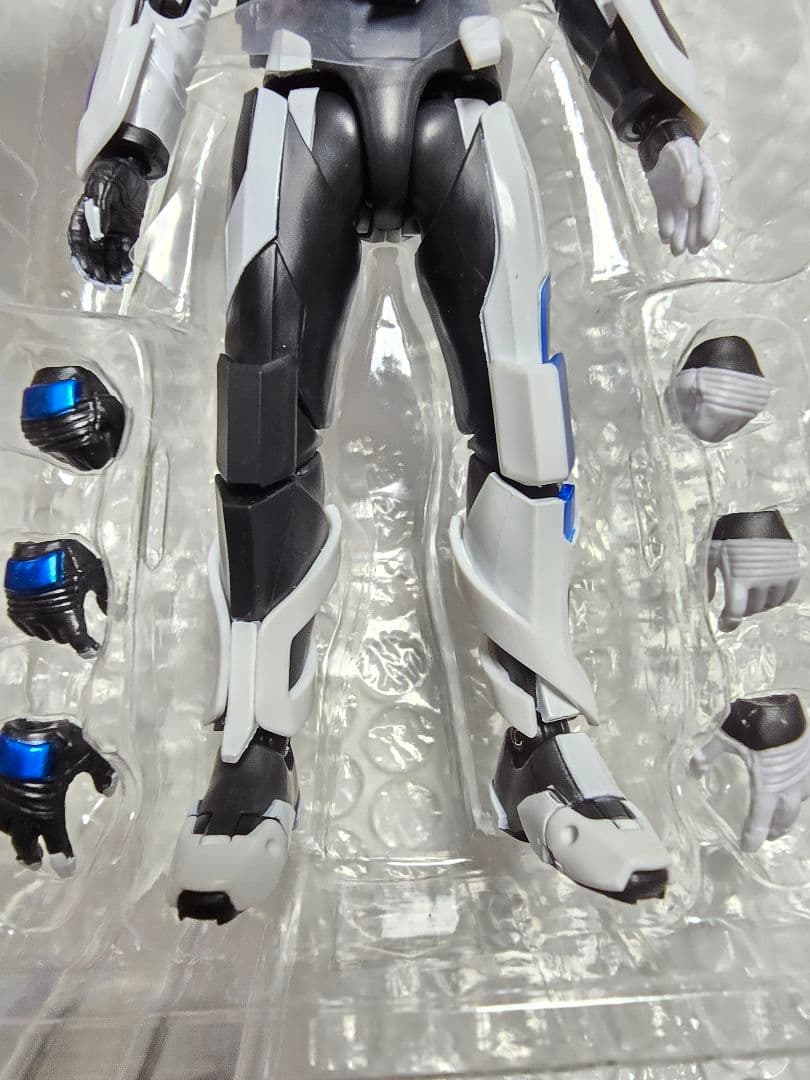 S.H.Figuarts 仮面ライダーギーツ　レーザーブーストフォーム&ジーン