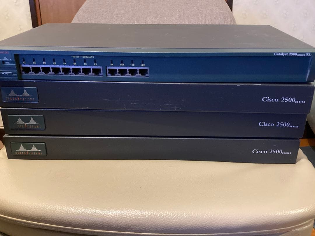 Cisco 2500 SERIES 3台 & Catalyst 2900 1台 Cisco Catalyst 2960-X シリーズ スイッチ - Cisco