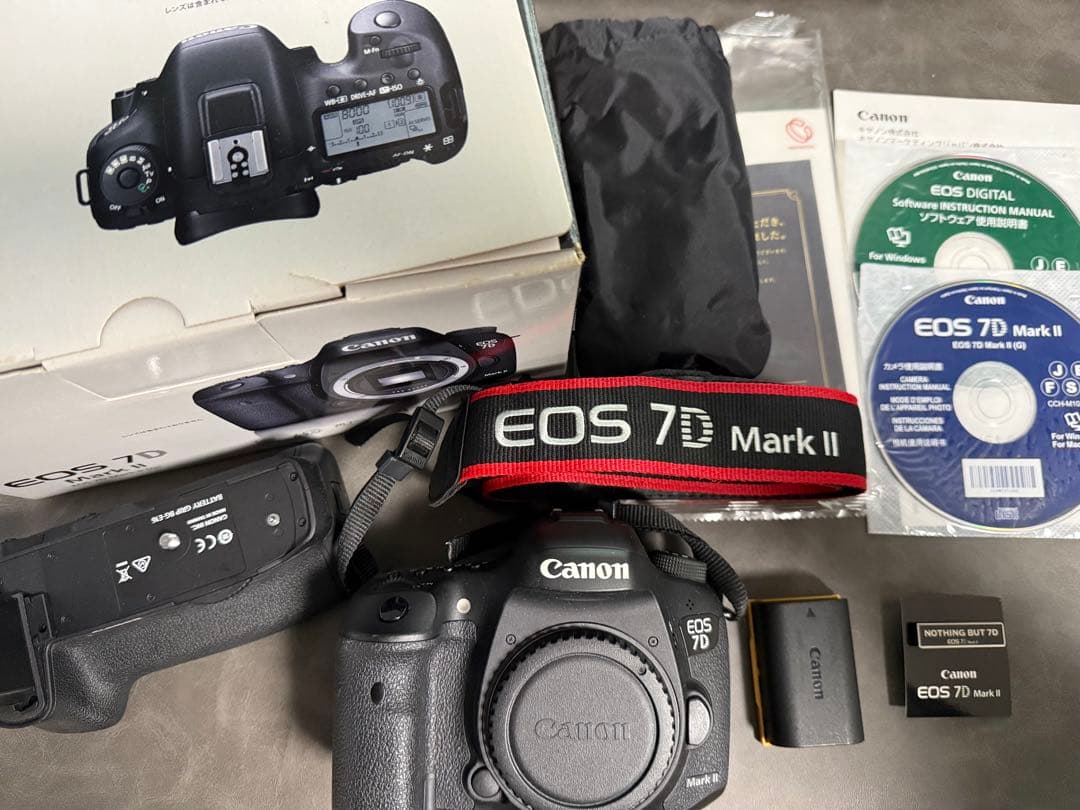 Canon EOS 7D Mark II ボディ バッテリーグリップ付き Amazon | Canon バッテリーグリップ BG-E16 | カメラ用バッテリー