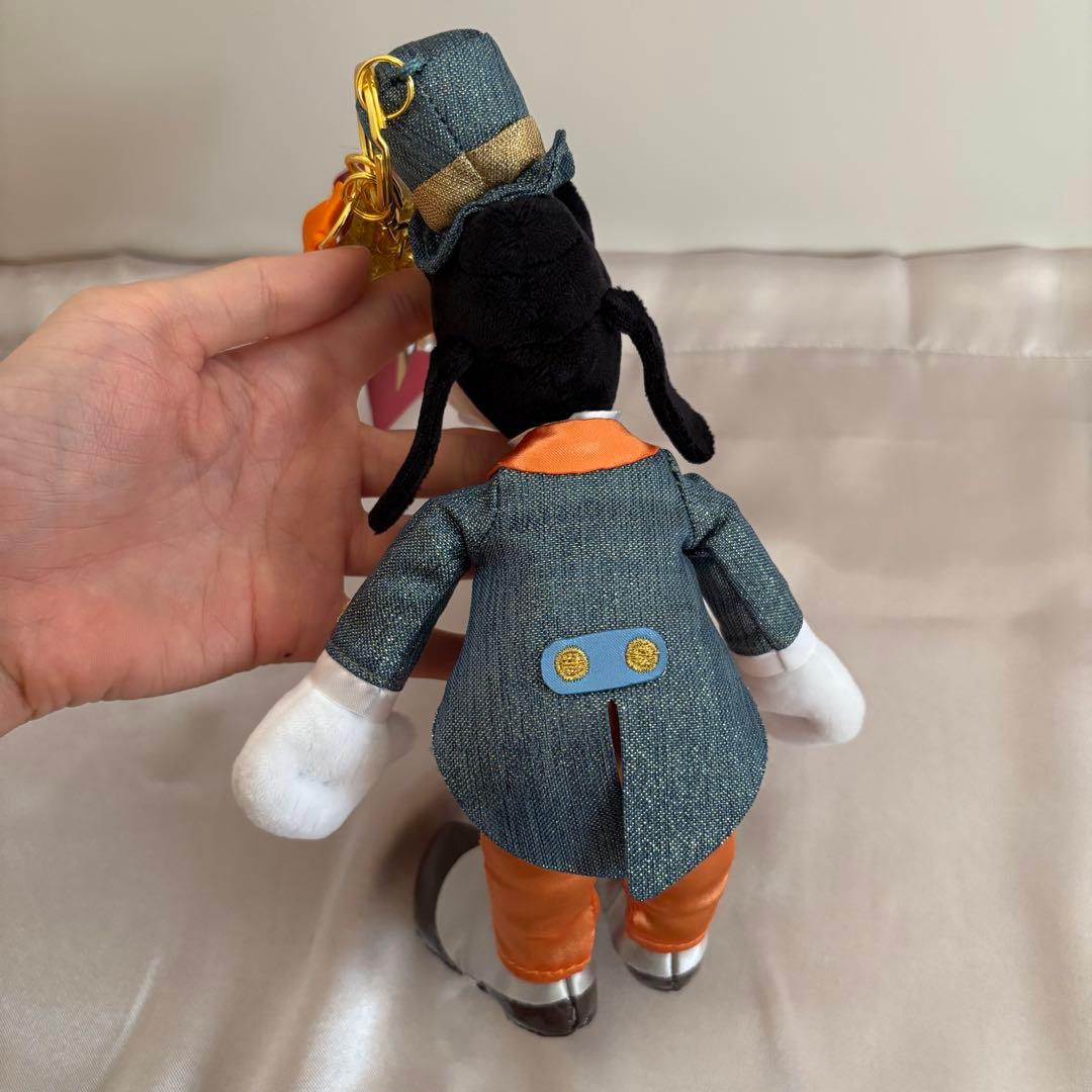 ディズニーストア グーフィー 25周年 ぬいぐるみキーチェーン - メルカリ