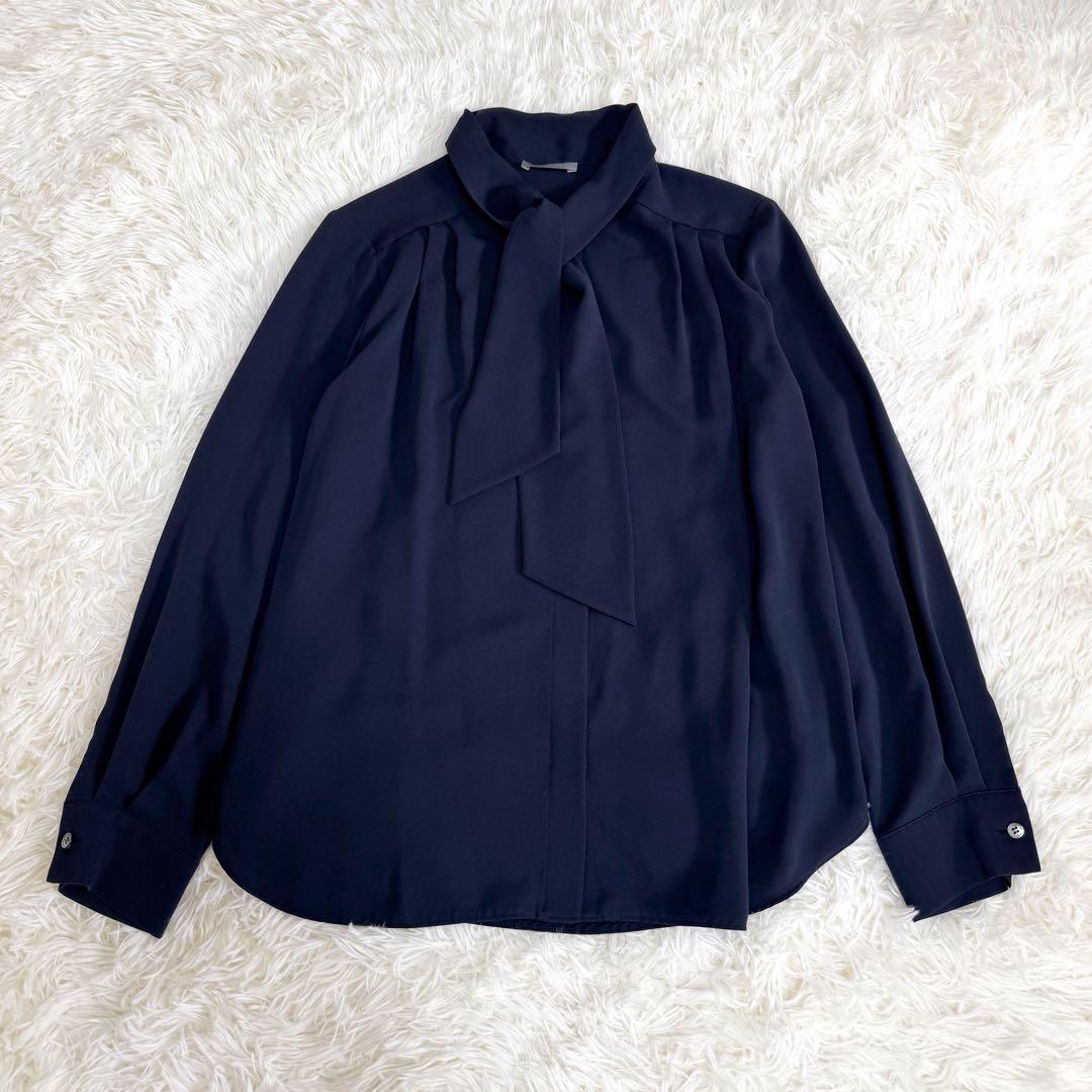 美品✨️Theory luxe セオリーリュクス ボウタイブラウス ネイビー ほぼ未使用✨《セオリーリュクス》人気HEAVY. PEARLボウタイブラウス紺
