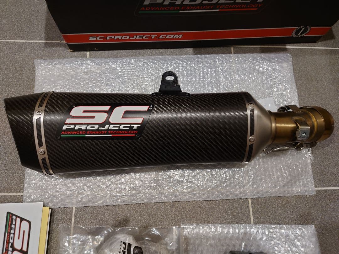 R1250RS SC-PROJECT- SC1-R スリップオン（箱入り） SC Project SC1-R Slip-On Exhaust - 300mm Canister – CBC