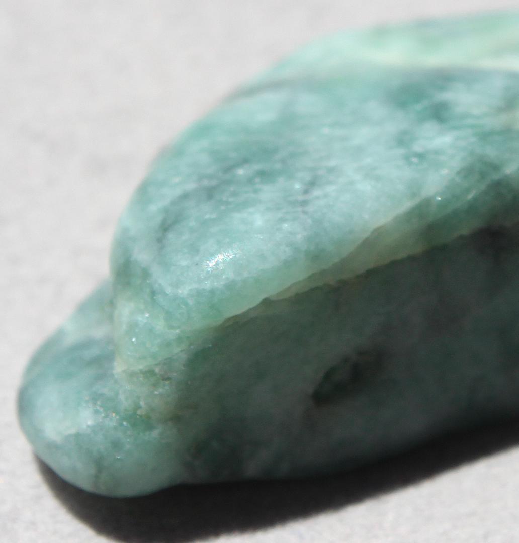 ［極上の海中翡翠］高透過 糸魚川翡翠 海石 原石 25.4g