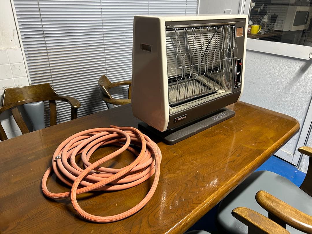 昭和レトロ パロマ Paloma PG-81 ガスストーブ ガスホース付き - メルカリ