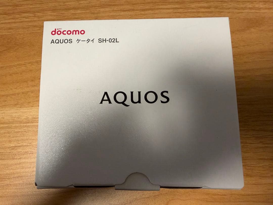AQUOSケータイ SH-02L ゴールド 未使用 AQUOS ケータイ 【美品】AQUOSケータイ SH-02L ゴールド docomo SIM