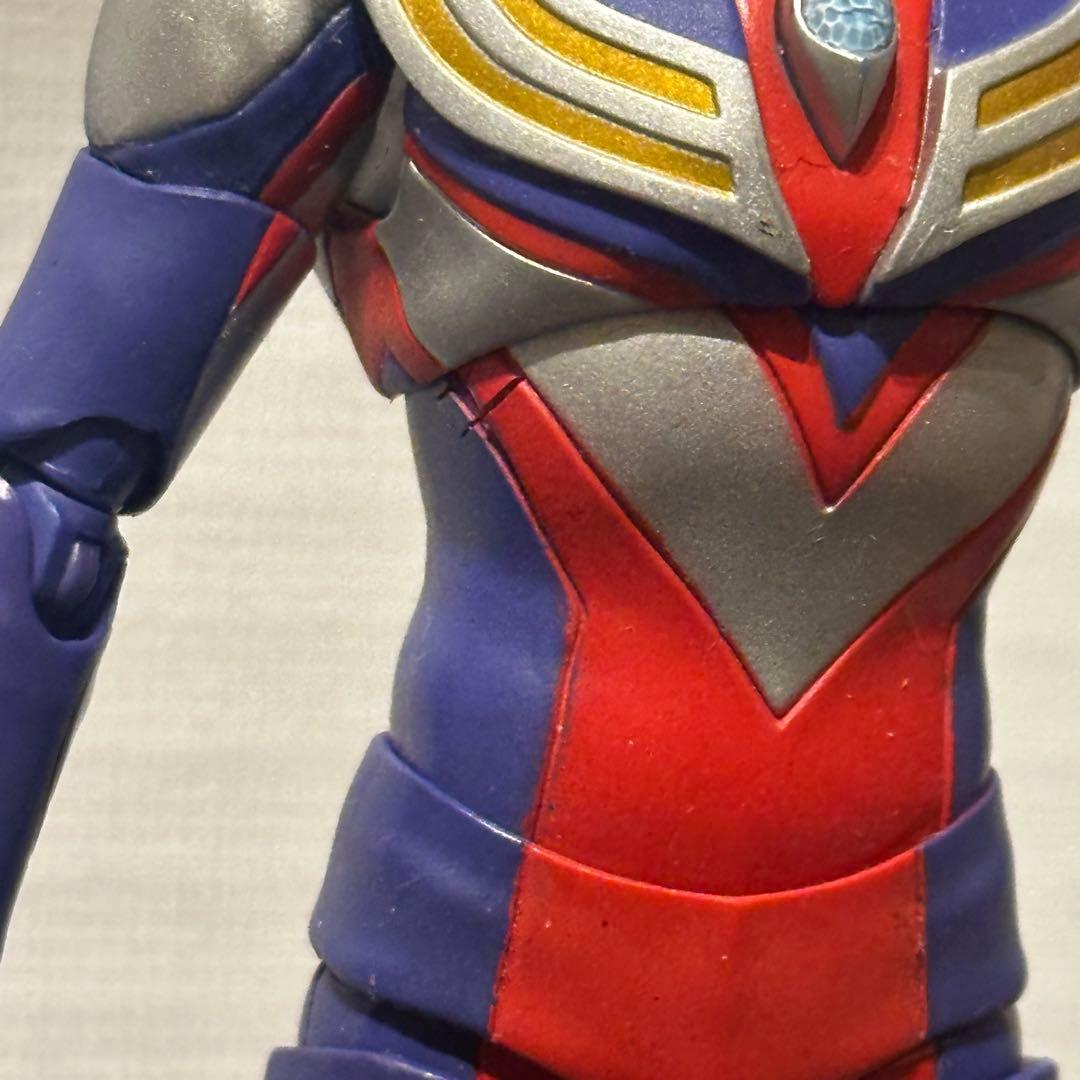 腹部ひび割れあり】SHF 真骨彫製法 ウルトラマンティガ マルチタイプ