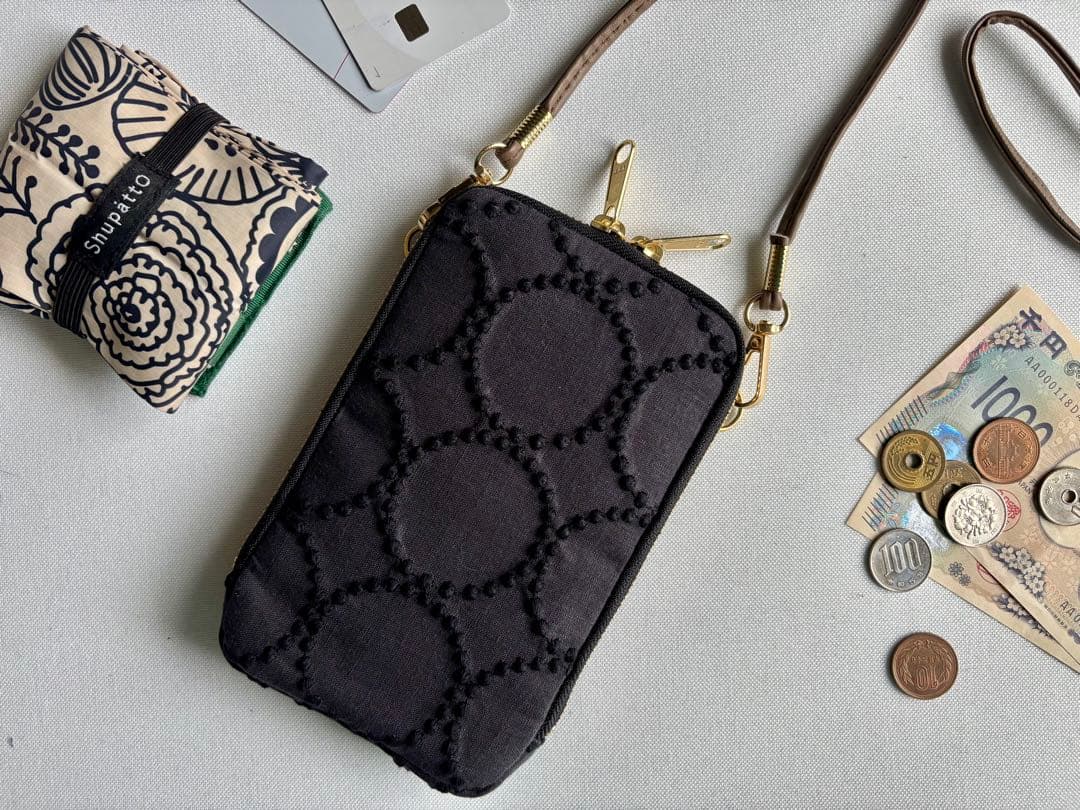 【スマホショルダー】ミナペルホネン タンバリン charcoal × black ミナペルホネン タンバリン dop スマホショルダー ポシェット