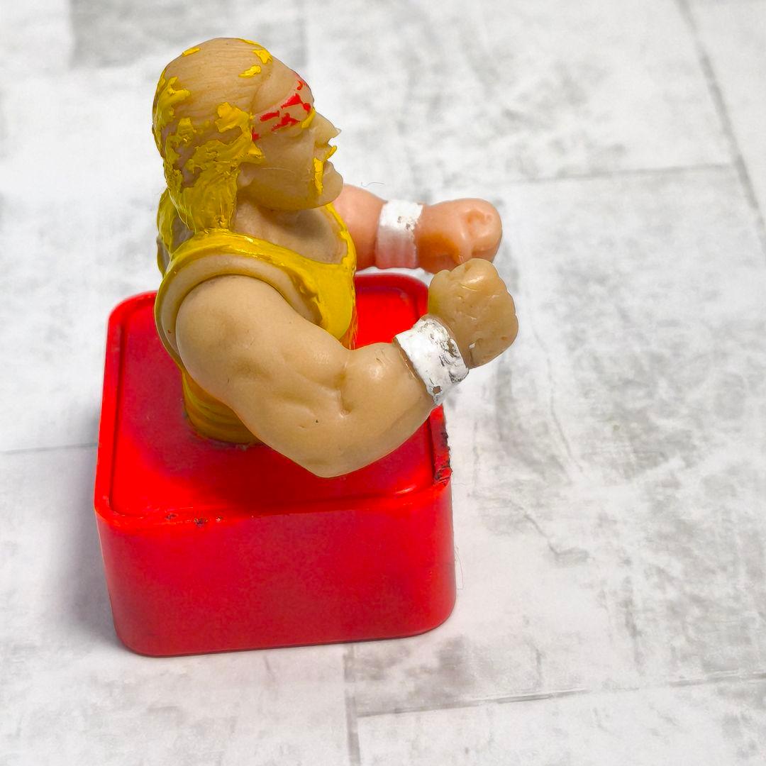 ハルク・ホーガン フィギュアスタンプ WWFアルティメットウォーリアー