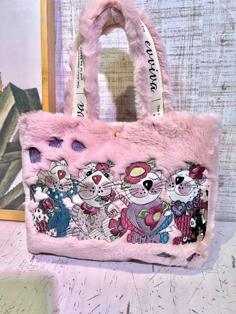 ロラライハリス♡ピンクファー生地♡刺繍のバッグ♡ ロラライハリス刺繍 トートバッグ＆ショルダーバッグ - kirara1122