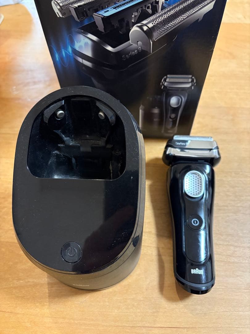 BRAUN Series 9 電気シェーバー♪アルコール洗浄一個サービス！ - 脱毛