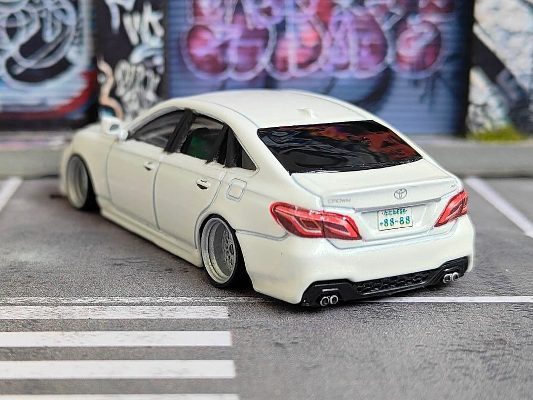 トミカ改造 トヨタ クラウン サイドミラー付き ☆深リム ☆ホット