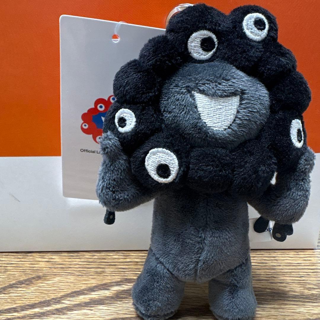 新品タグ付き】黒ブラックミャクミャク カラビナ付き （たちバージョン