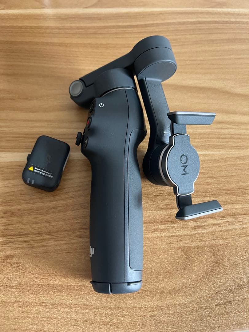 DJI Osmo Mobile 7Pスマホ用スタビライザー、ライト、袋付き Amazon.co.jp: DJI Osmo Mobile 7P ジンバルスタビライザー