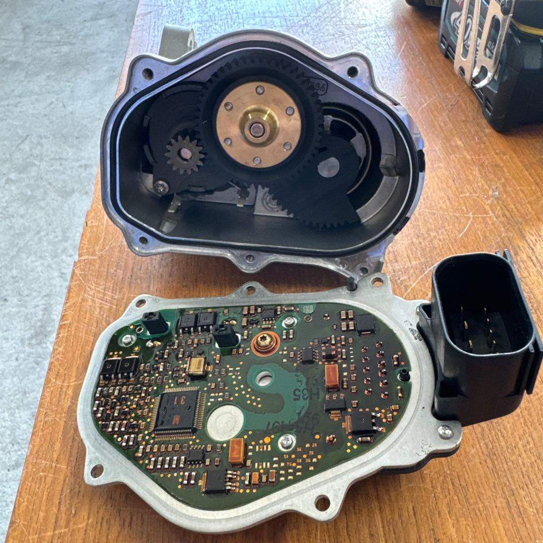  E92 m3 スロットルサーボモータ　強化ギア② sddefault.jpg