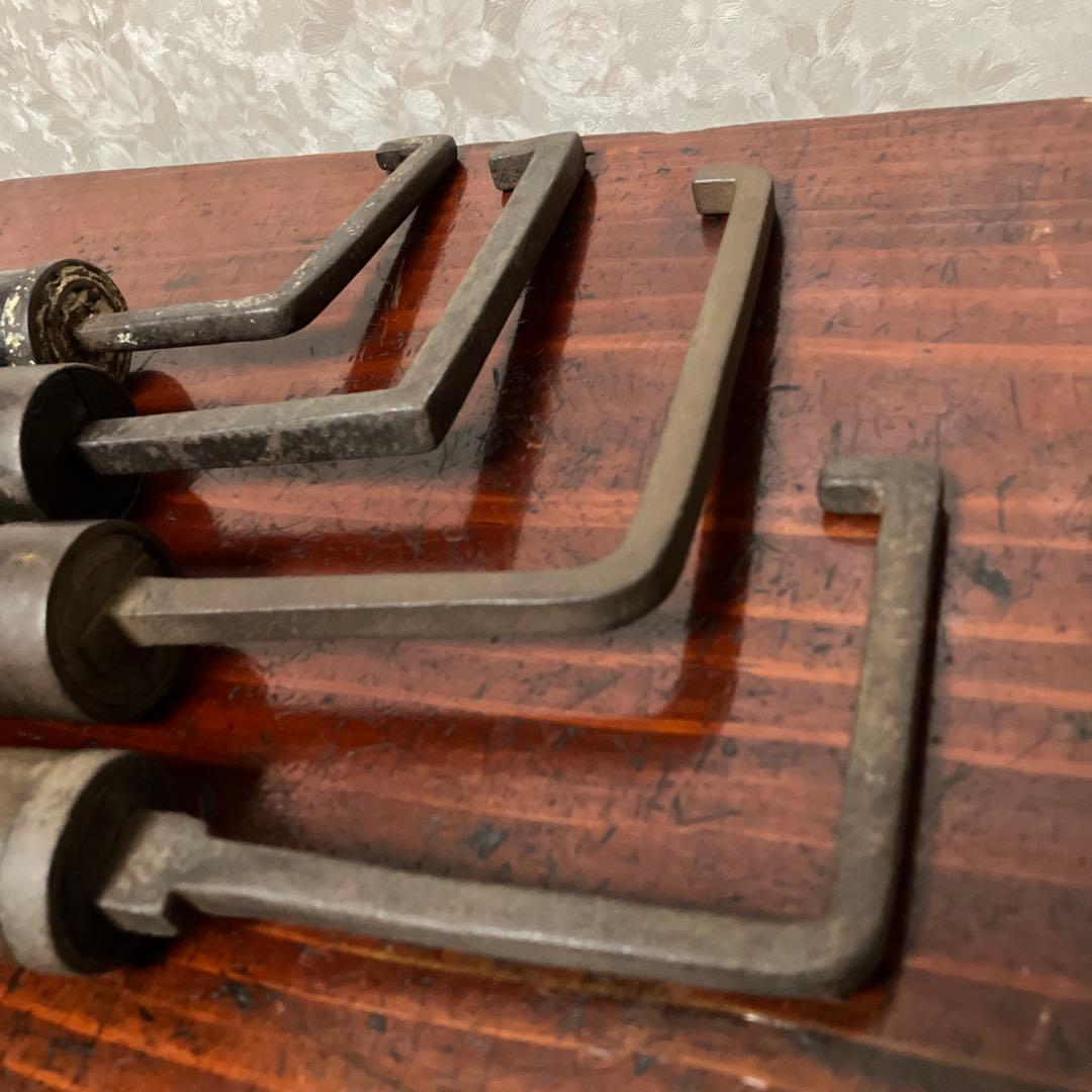 古い蔵戸の「落とし鍵」各種10点 - メルカリ