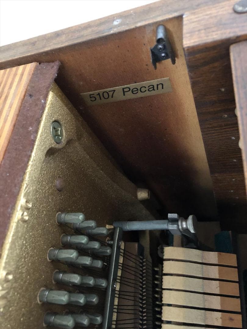 アメリカ製 アップライトピアノ EVERETT エヴェレット 現状渡し 椅子付き