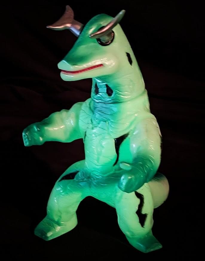 エレキング「ウルトラセブン」登場怪獣（ブルマァク復刻）蓄光版ソフビフィギュア 12月7日(水)14:00より受注受付開始】【ブルマァク】宇宙怪獣エレキング