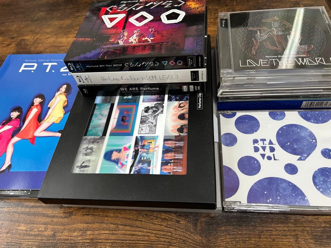 Perfume CD・DVDセット s-l1200.jpg