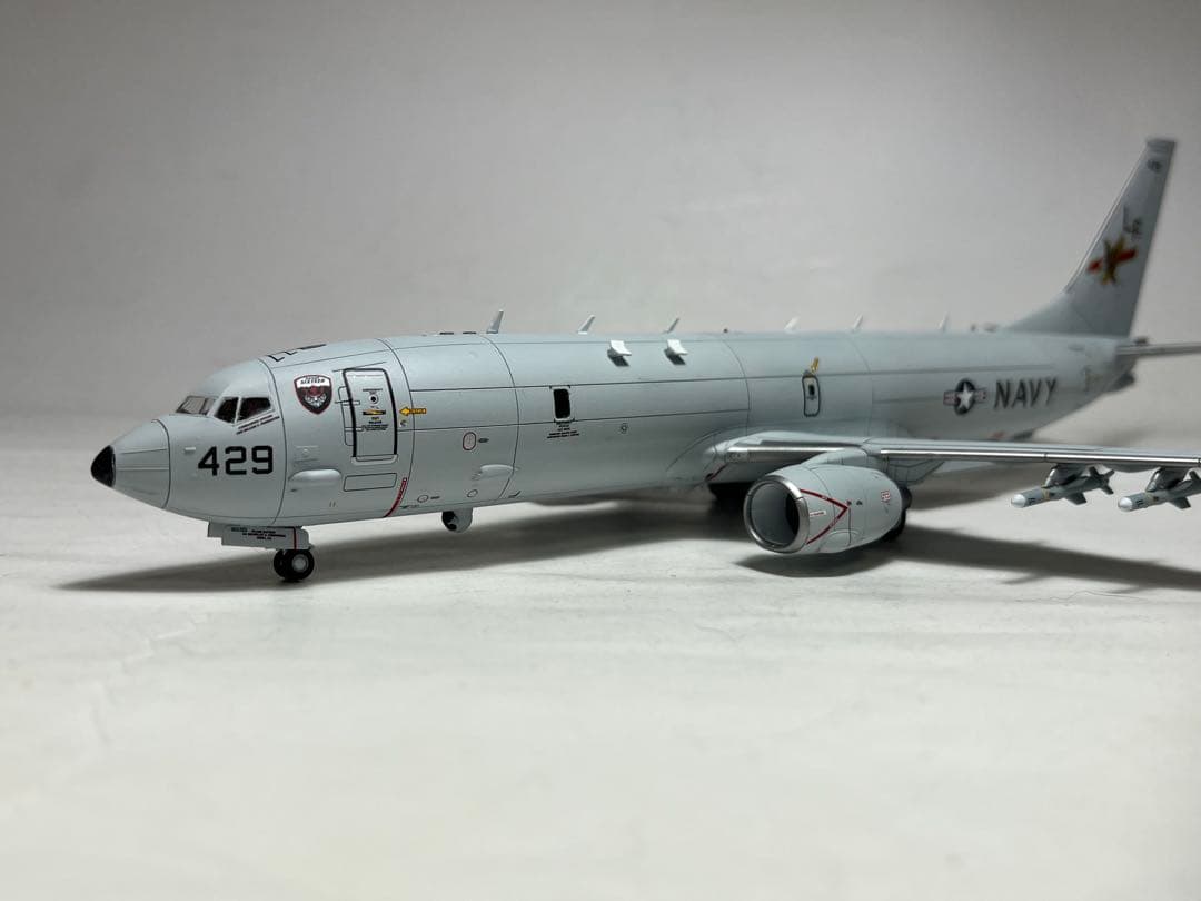アカデミー 1/144 P-8A 対潜哨戒機 （完成品）