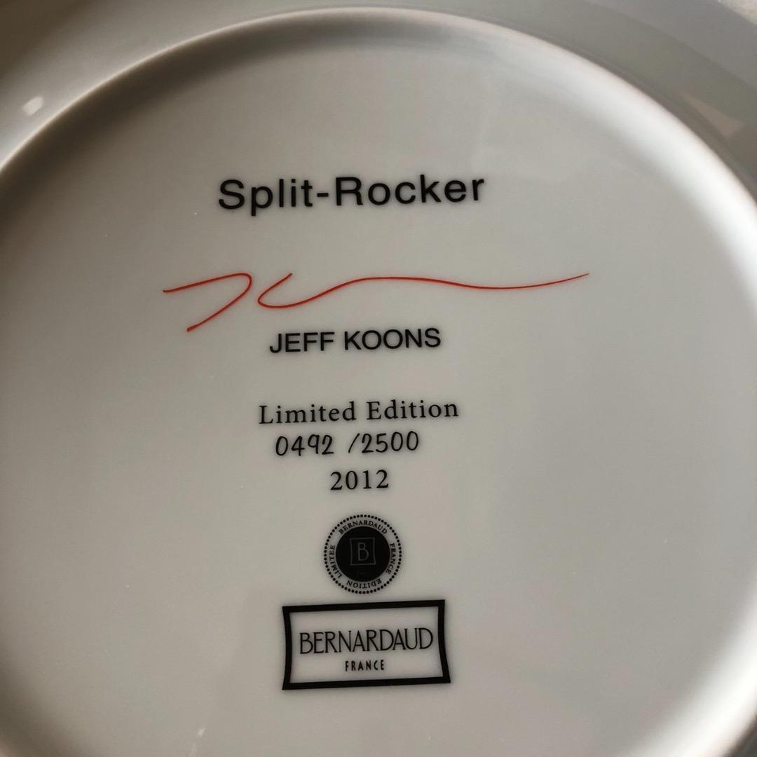ジェフ・クーンズ(Jeff Koons)《スプリット・ロッカー プレート》