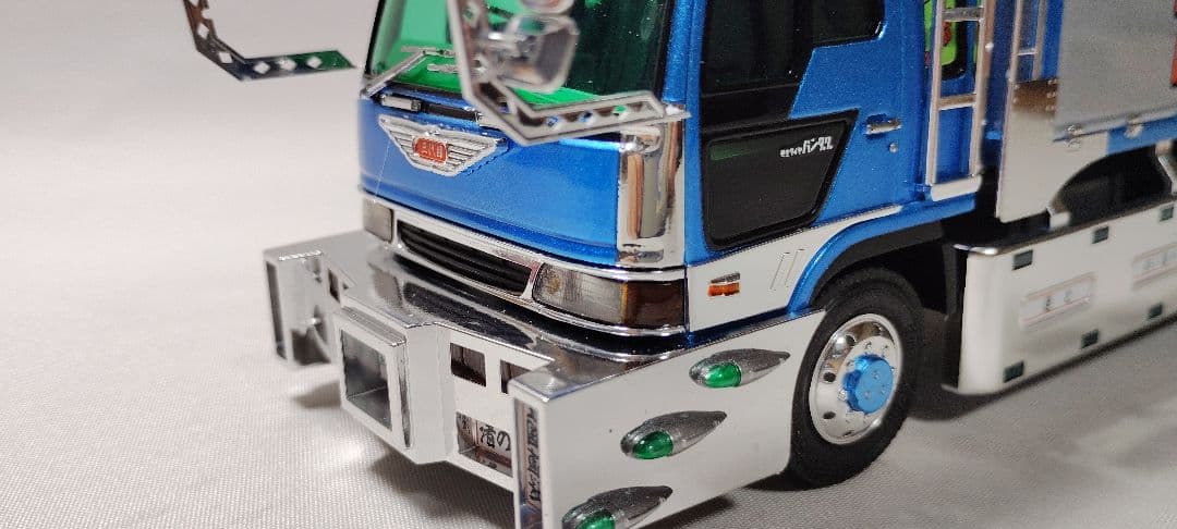 アオシマ 1/32 ワリバシ慕情完成品 デコトラ トラック野郎 - メルカリ
