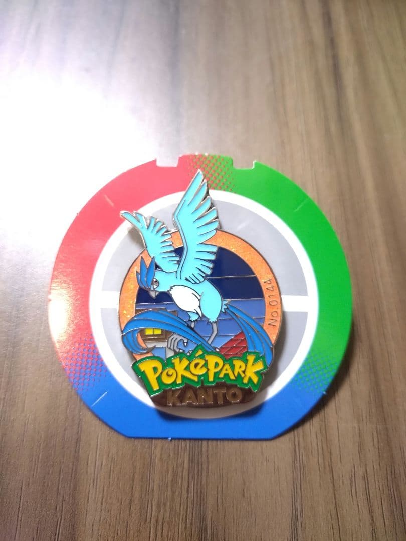 超激レア ラメ加工 ポケパーク カントー フリーザー ピンバッジ ピンズ