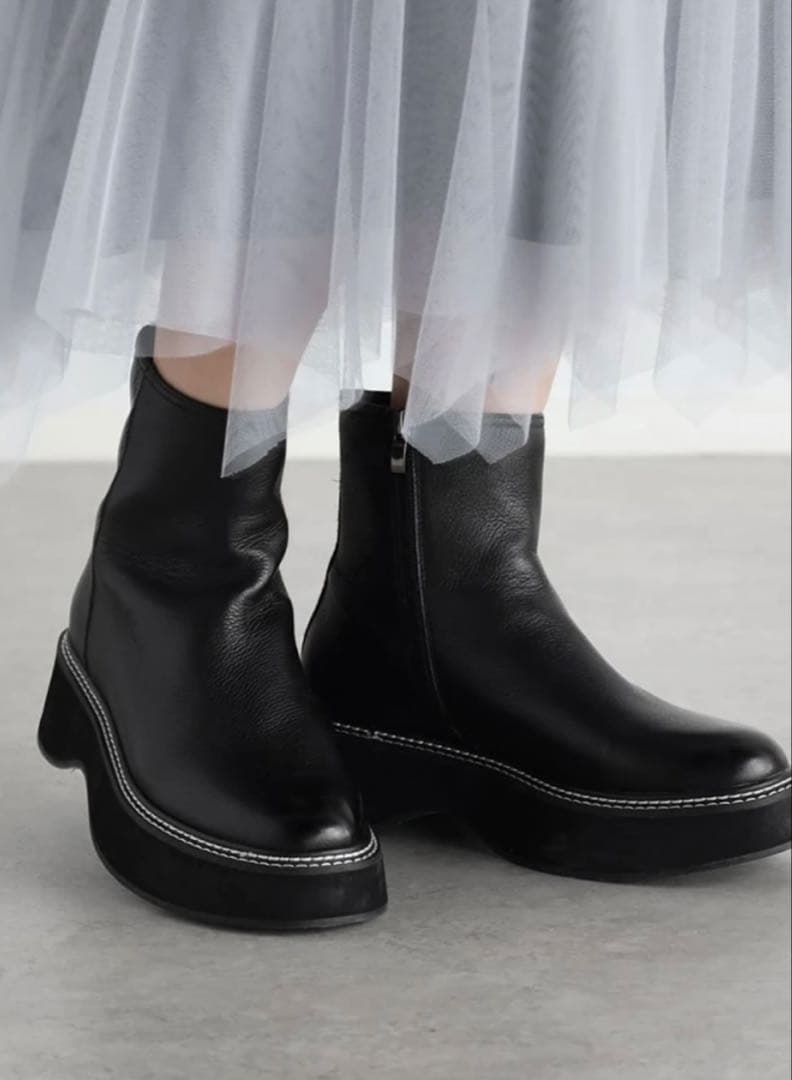 【Vin】本革 ボリュームソールレザーショートブーツ 新品未使用 ヤマダヤ☆ Vin】本革 ボリュームソールレザーショートブーツ 新品未使用 ヤマダヤ