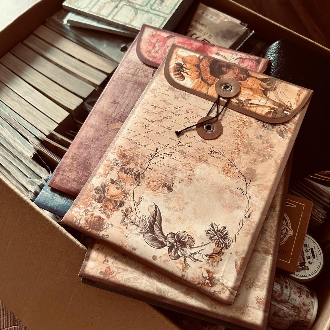 【大容量】コラージュ素材まとめ売りセット＊紙もの／洋書／マステ／シールなど 大容量】コラージュ素材まとめ売りセット＊紙もの／洋書／マステ