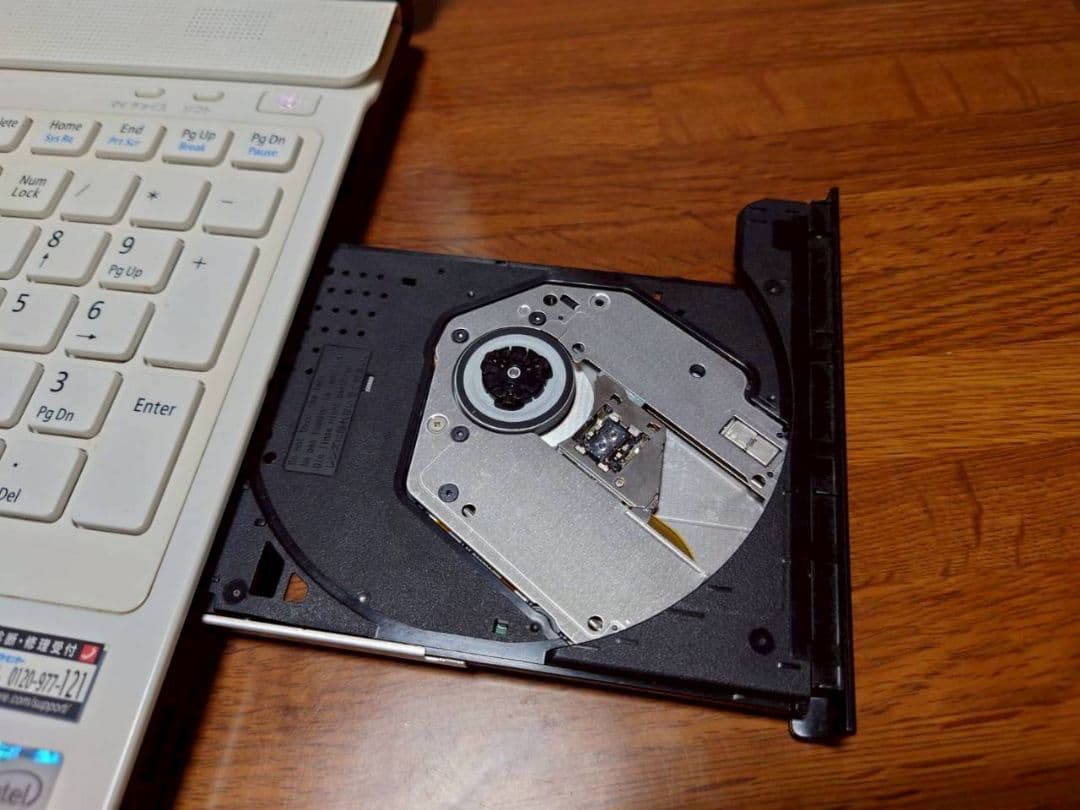 値下げ！ NEC LAVIE 15.6型ワイド画面 PC-NS700AAW 中古