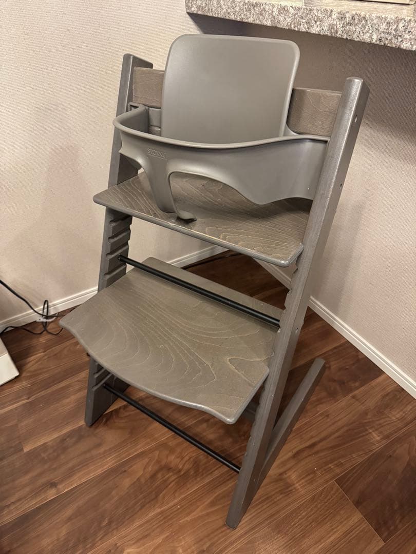 ストッケ　トリップトラップ　チェア　ヘイジーグレー　ベビーセット付き　組立済み 楽天市場】【正規店7年保証】 ストッケ トリップトラップ チェア +