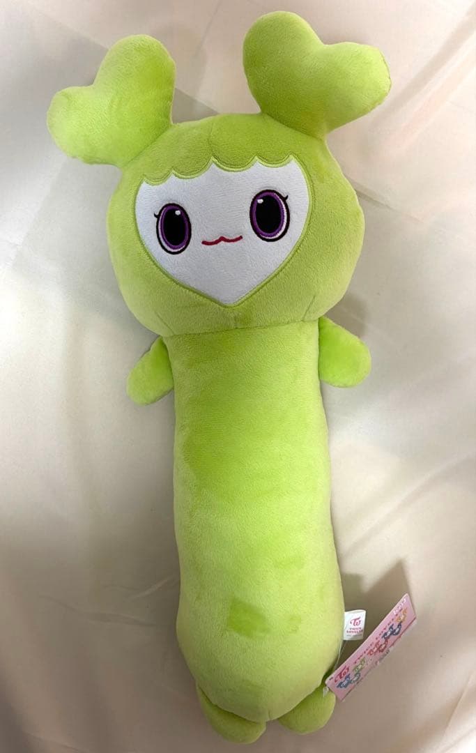 TWICE LOVELYS のびふにゃBIGぬいぐるみ - メルカリ