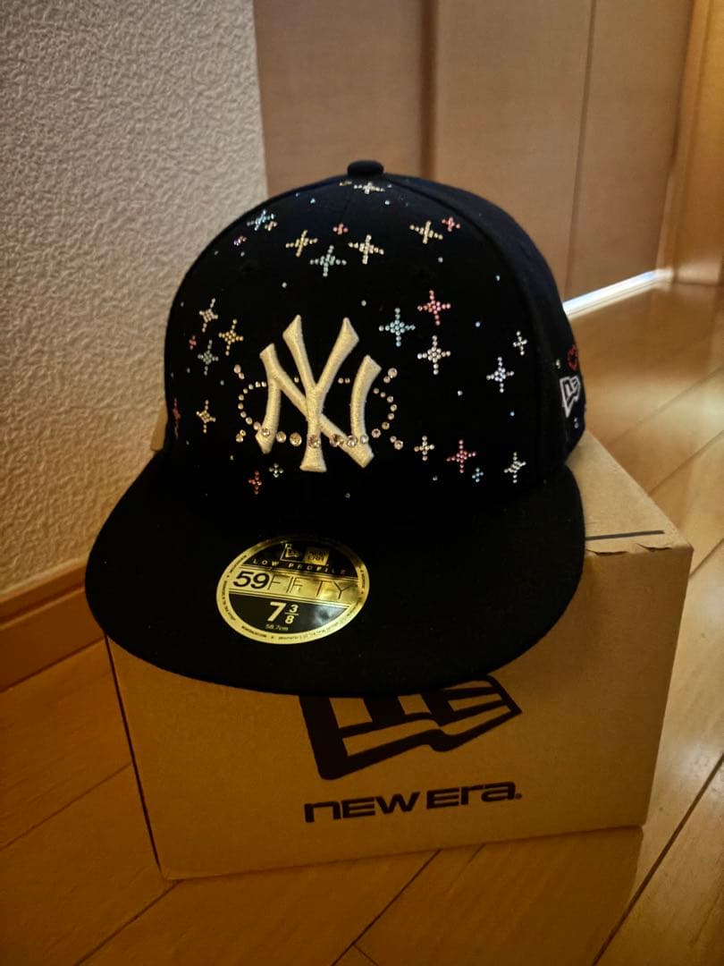 在庫処分New Era 59FIFTY ネイビー 73/8スワロフスキー New Era x Swarovski Yankees Fitted 59FIFTY Hat [12107938] – Extra