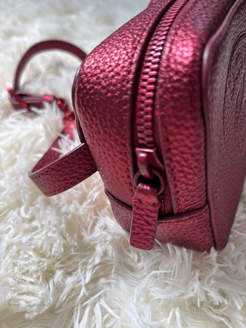 極美品】ラコステ 赤 メタリックカラー レザー ボディバック - メルカリ