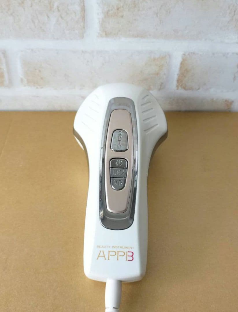 LED 美顔器SPTM 《APPB》 多機能　バイブ強弱有　　２回程使用