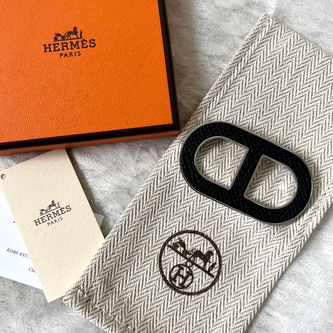 HERMES　シェーヌダンクル　バッジ　ブローチ　ブラック　黒　シルバー　箱付き HERMES（エルメス） ブローチ シェーヌダンクル CHAINE D'ANCLE