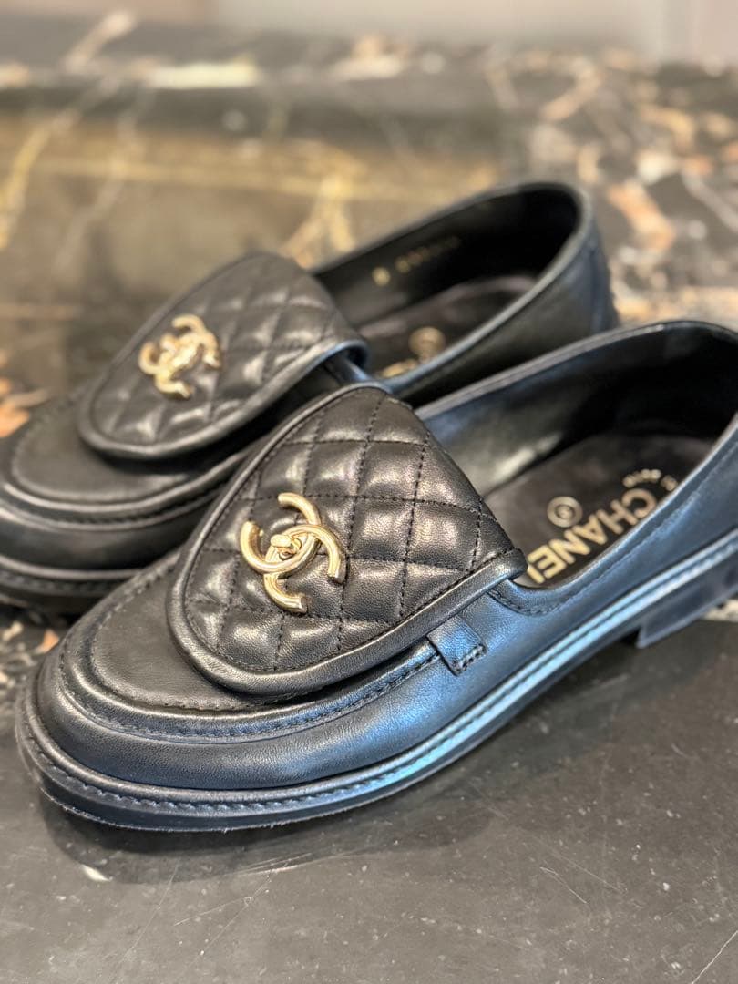 CHANEL ブラック ローファー キルティング - メルカリ