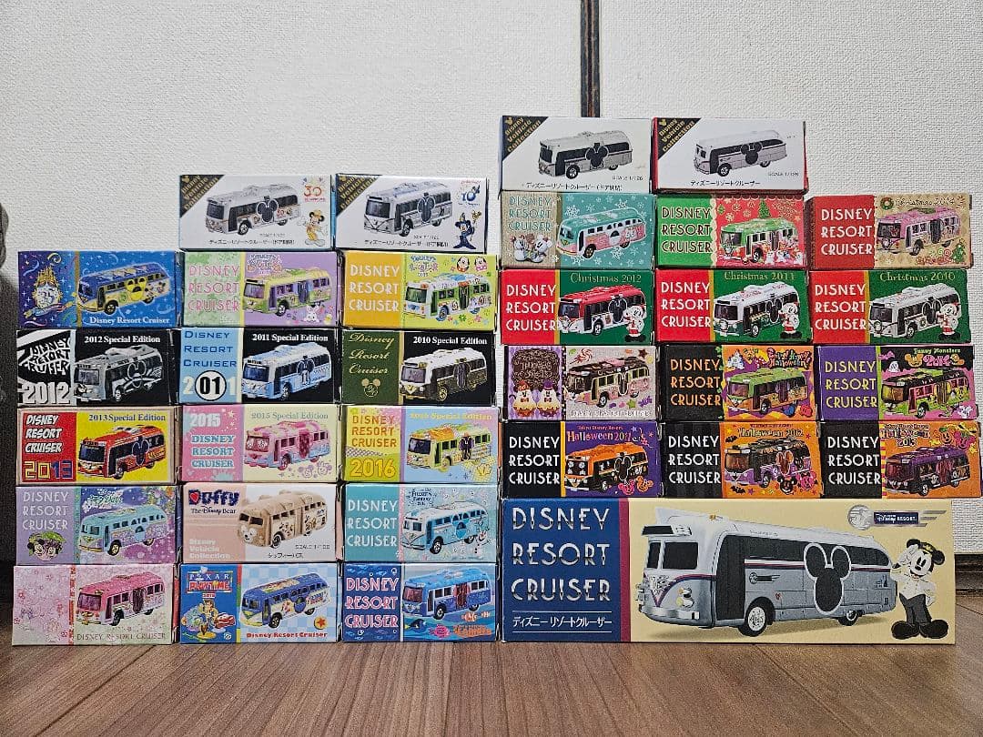 ディズニーリゾートクルーザー32台セット トミカ ディズニービークルコレクション イースター 2022 リゾート