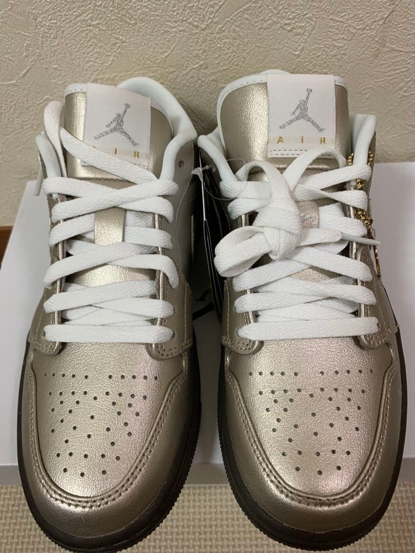 シューズ(女性用) AIR JORDAN 1 LOW SE HQ3529-099 23.5cm