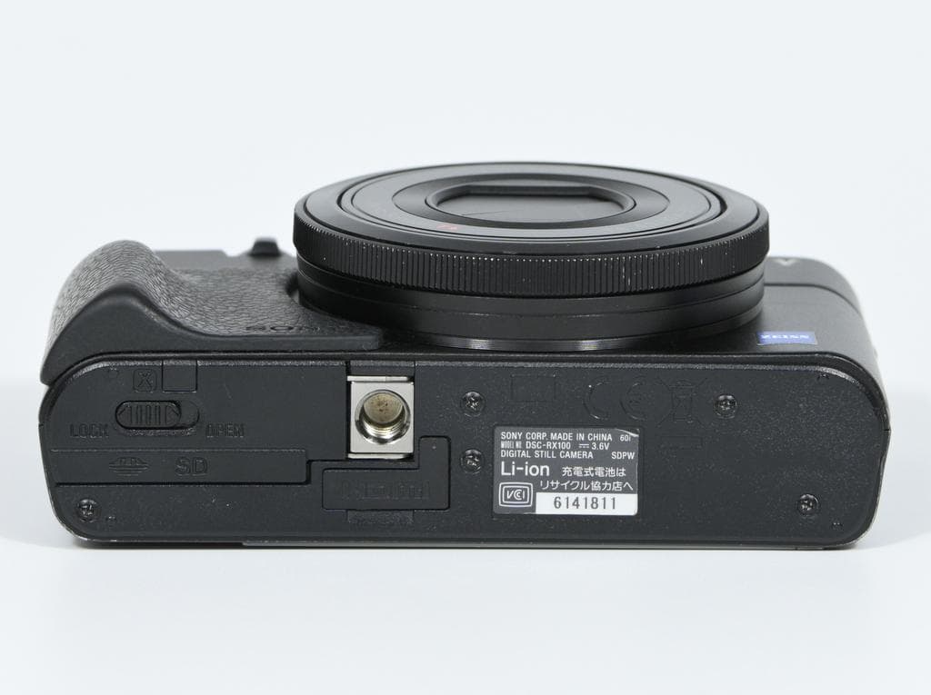 ソニー　SONY Cyber-Shot DSC-RX100 《純正グリップ付》
