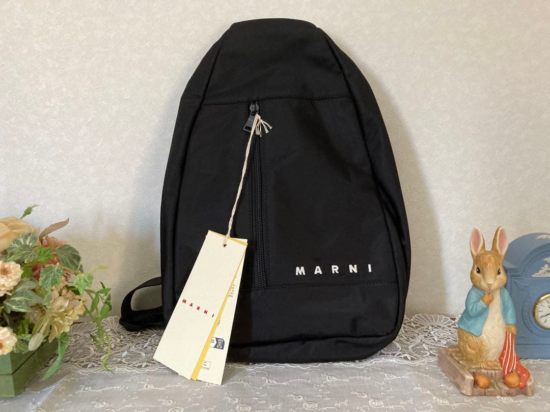 再出品【新品♪】MARNIマルニキッズ　ボディバック　黒色　大人もok マルニ MARNI KIDS キッズ ボディバッグ ブラック – WORLDCLUB1989