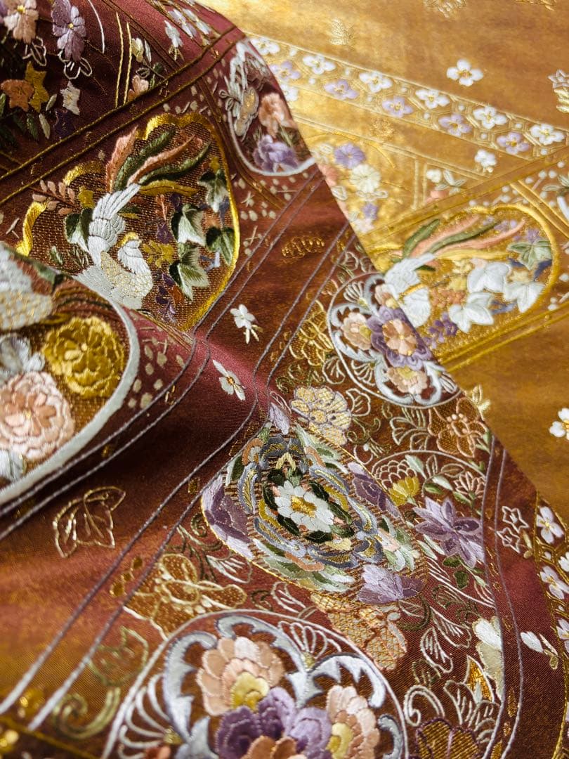 未使用品】袋帯 細かな蘇州刺繍 宝相華 六通金紫ピンク 角度で色変化