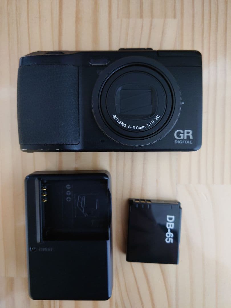 RICOH リコー GR DIGITAL デジタル IV ショット数 約6751 Amazon.co.jp: RICOH デジタルカメラ GR DIGITAL IV ホワイト