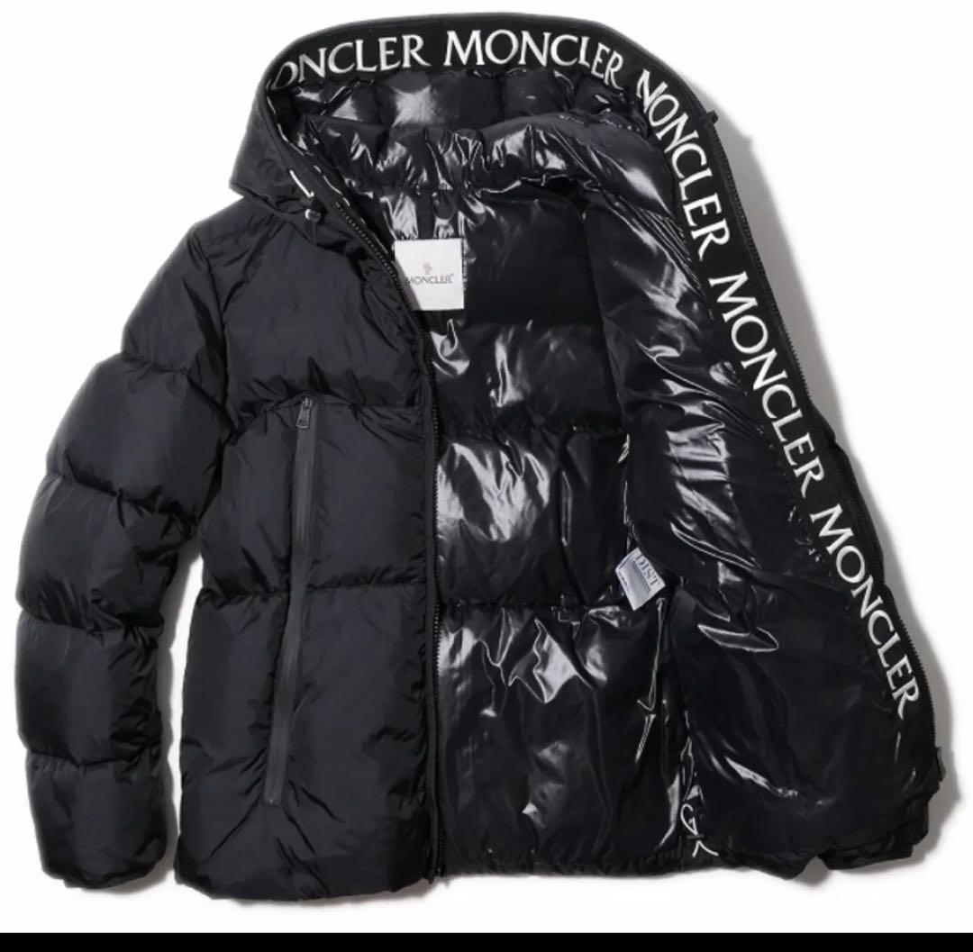 美品　MONCLER ダウンジャケット　Montcla ブラック　サイズ1 モンクレール MONCLER MONTCLA ダウンジャケット ブラック ナイロン