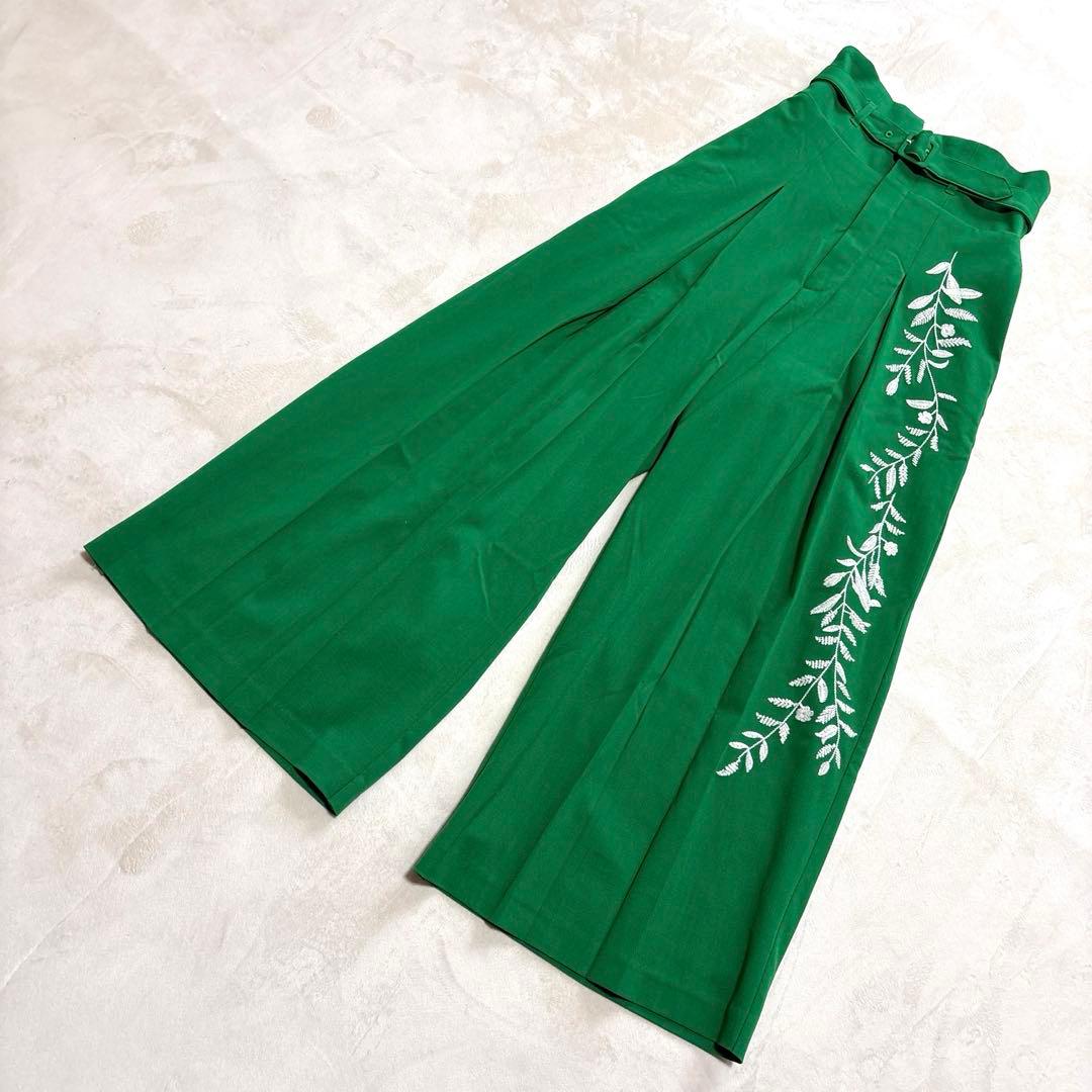 リリーブラウン LILY BROWN ハイウエストタックパンツ 刺繍 グリーン