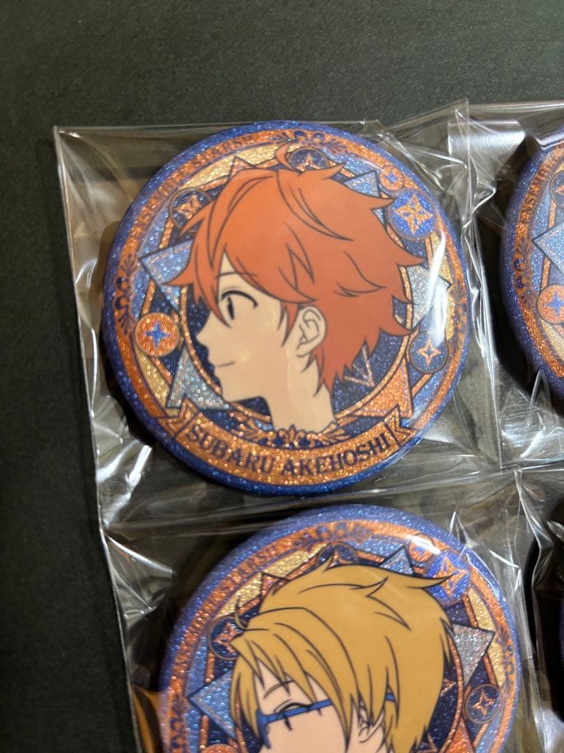 あんスタ 中国限定 横顔 缶バッジ 明星スバル 氷鷹北斗 衣更真緒 遊木