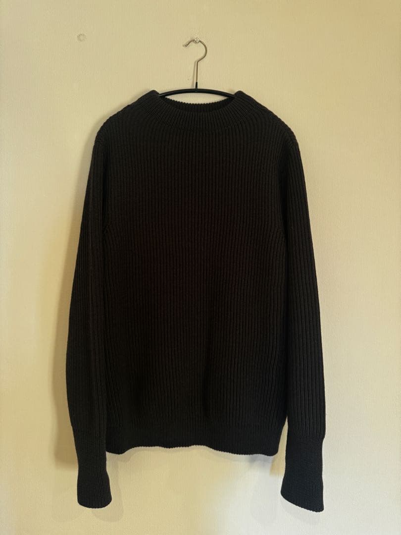 ANDERSEN-ANDERSEN ダークカーキ ニットセーター Andersen-Andersen（アンデルセンアンデルセン）の「ANDERSEN-ANDERSEN