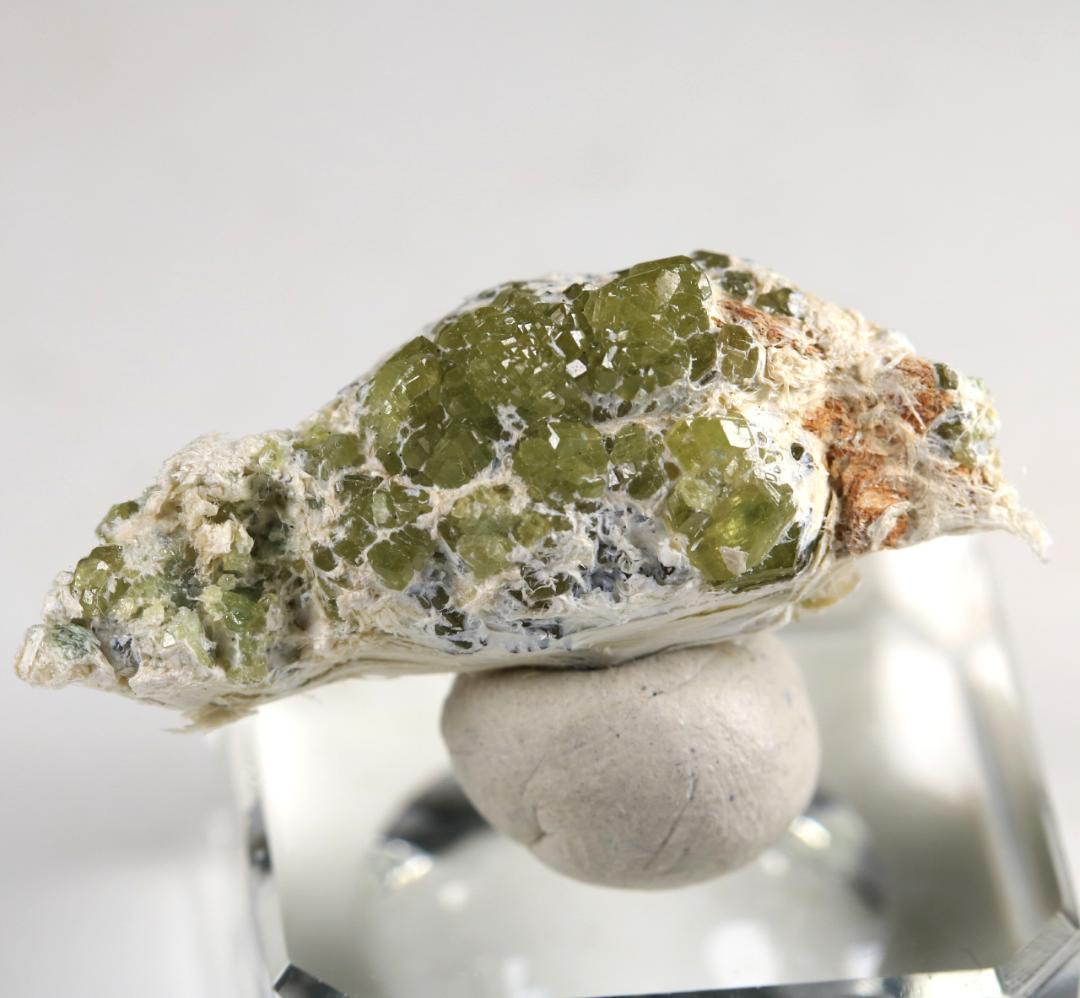 デマントイドガーネット ⑥ イタリア産 / 原石 天然石 鉱物標本 灰鉄