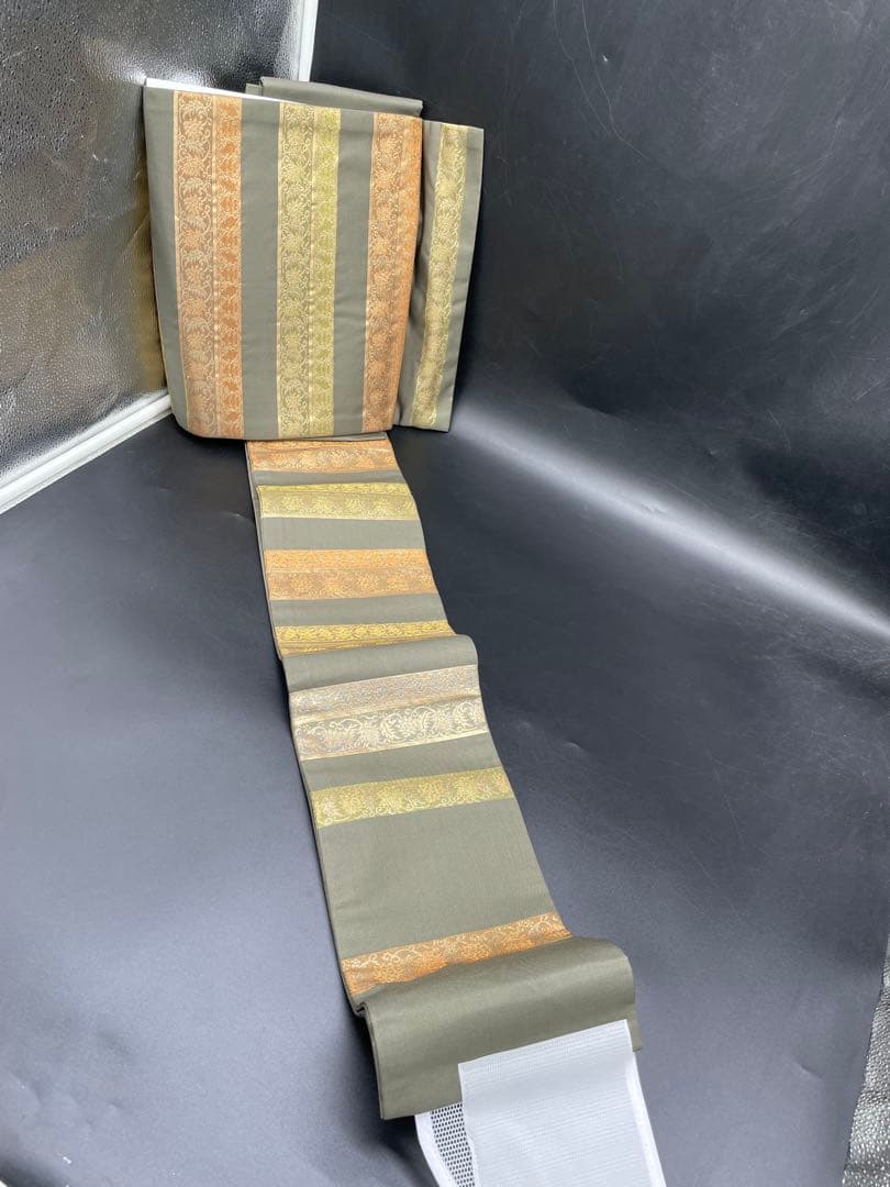 高級 正絹 ◇ 作り帯 ワンタッチ 横段 黒地 金糸 幾何学模様 293